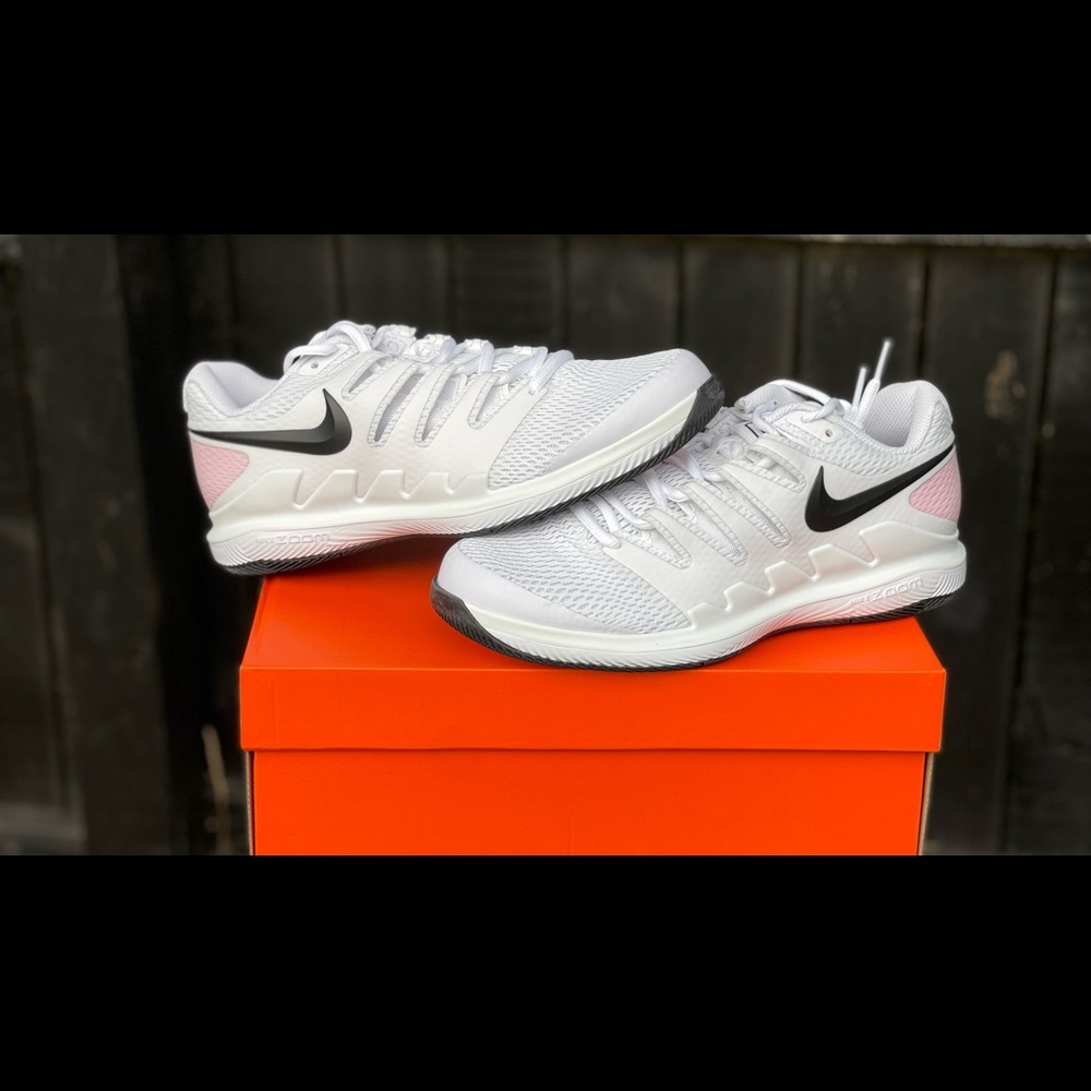 Women’s Nike Court Air Zoom Vapor X HC White/Pink/Black NEW AA8027-107